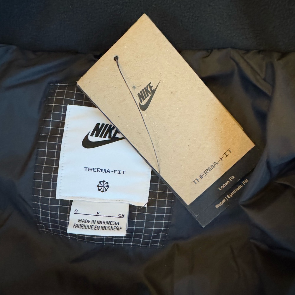 Nike Therma-Fit WindPuffer Grid Padded Loose Fit Jacket Women's Size Small (NWT) - Picture 11 of 14